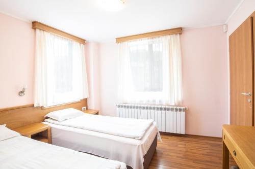 Guest House Roden Dom - image 8