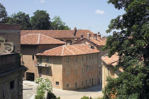 Marchesi Alfieri - Cantine e Ospitalità - Accommodation - San Martino Alfieri