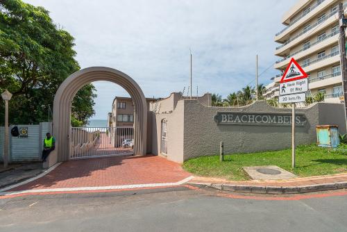 Beachcombers 13, Ballito (photo 9)