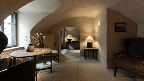 TOWNHOUSE WEISSES KREUZ