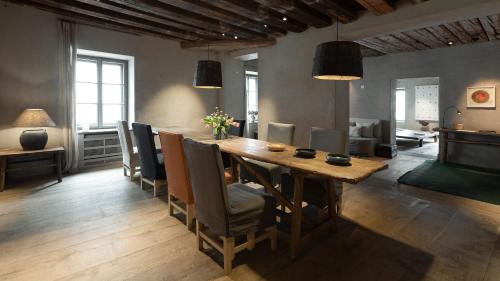 Townhouse Weisses Kreuz - image 10