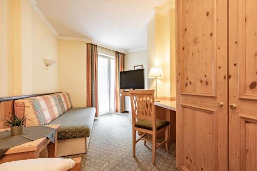 Hotel Berghof Mayrhofen GmbH - Photo 2