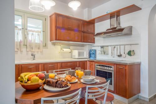 Avlaki Beachfront Villa