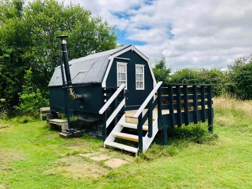 Cotswolds Camping at Holycombe in วิชฟอร์ด