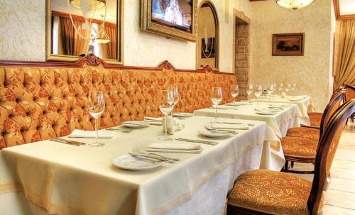 Podol Plaza Hotel - image 7