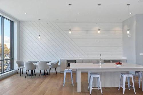 Luxury Apartment with Gym, Steps From Commuter Rail #3013 in Natick (MA)