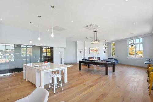 Luxury apartment with gym, steps from commuter rail #4011 in Natick (MA)