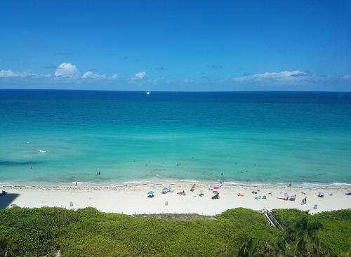Miami Beach Suncoast Apartment III - main image