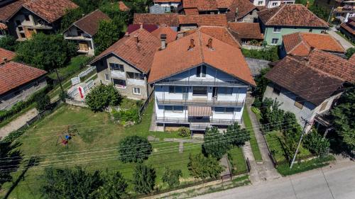 Kuća za odmor ŽIVKOVIĆ - STRMOSTEN