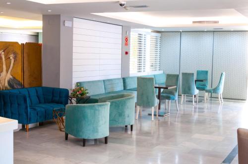 Hotel Oasis - image 5