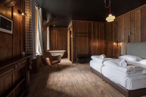 Suite, mountain view