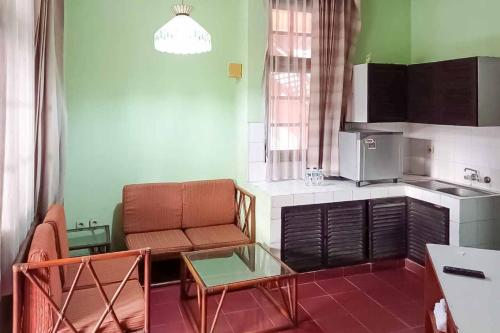 RedDoorz Plus near Tugu Mercusuar Anyer in Anyer