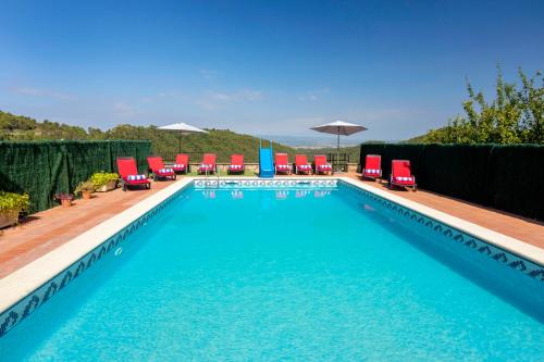 . 8 to 10 Sleeps Private Pool Villa & BBQ Near Barcelona