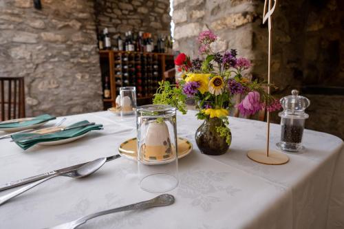 Ty Mawr Country Hotel - image 14