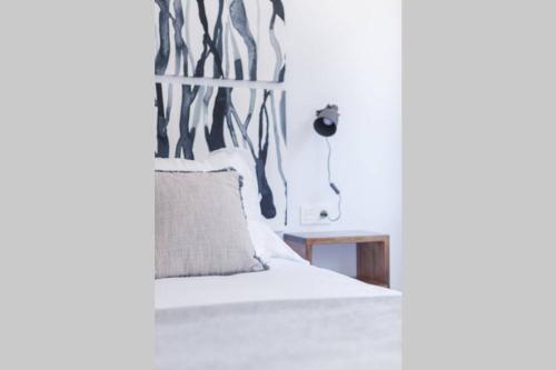 NEW Gorgeous Central Apartment - Beachfront - 3 BD - Tap to explore photos