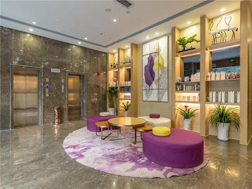 . Lavande Hotel(Nanchang Qingshan Road Subway Station Branch)