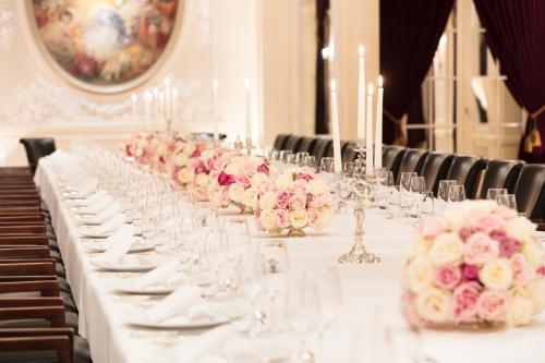 Hotel Bellevue Palace Bern - image 9