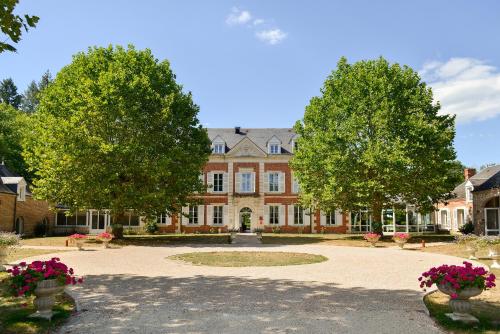 Logis Domaine De Valaudran - Hôtel - Salbris