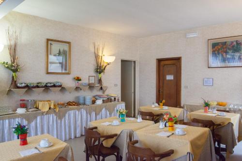 Auto Park Hotel con Ristorante interno e PARCHEGGIO INTERNO GRATUITO!!! - main image