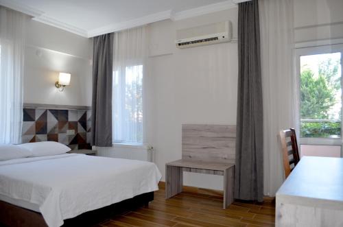 Megas Hotel - image 3