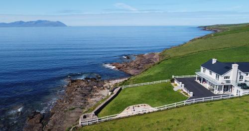 Ballyheigue Cliff Side and Sea View Apartment