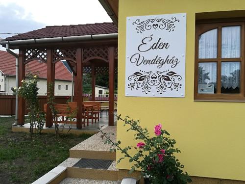 Entrance, Eden Vendeghaz in Kisnána