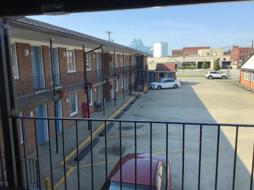 BUDGET INN HOTEL