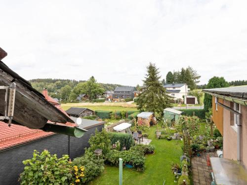 Cozy Apartment in Altenfeld with Garden