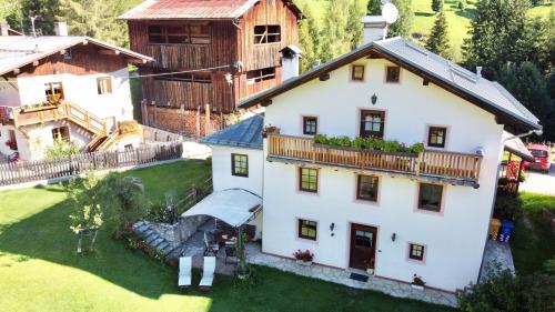Dolomites Charme Chalet in Colle Santa Lucia