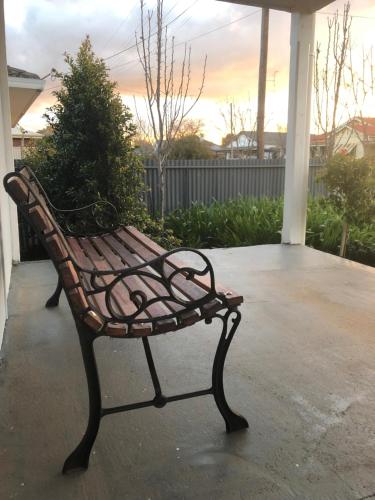 The Rested Guest 3 Bedroom Cottage West Wyalong