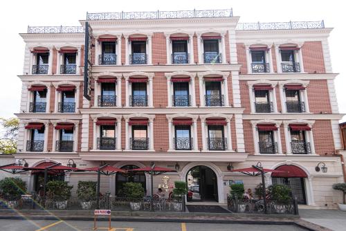 Eler Hotel, Tirana