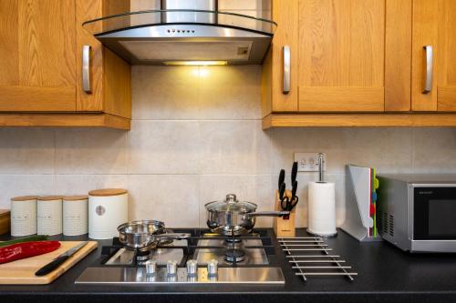 Sweetbriar - Stylish 4-Bed close to NEC, Airport, JLR, Solihull