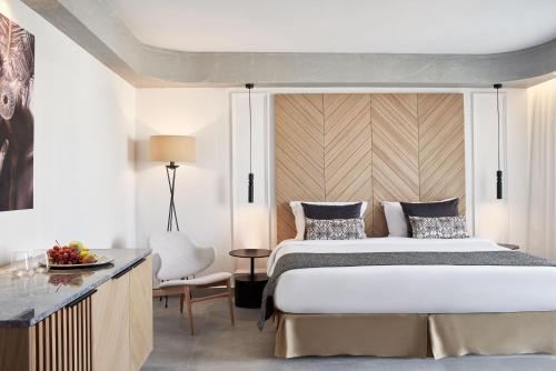 Twin / Double Room with Inland View image 8