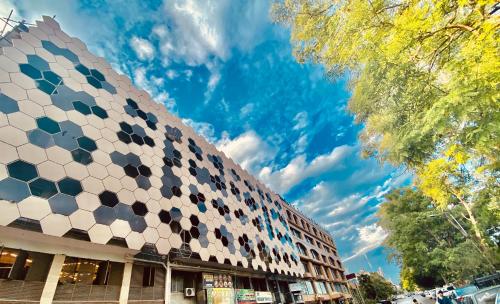 Shelton's Ambassador – Islamabad, OH