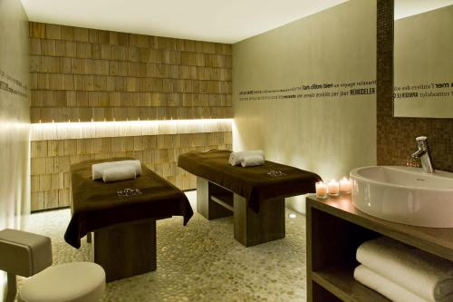 Heliopic Hotel & Spa - image 7