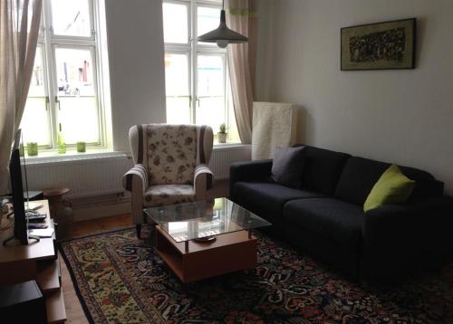 One-Bedroom Apartment image 7