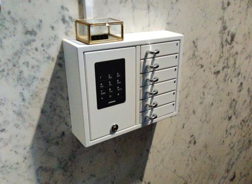 B in Antwerp, Amberes (foto 11)