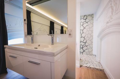 LOFT KEYWEEK contemporary Loft style Apartment in Biarritz City center - image 4