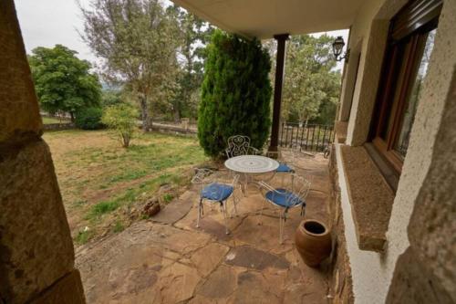 Casa Peña Guardavistas (Casa Pena Guardavistas) in El Royo