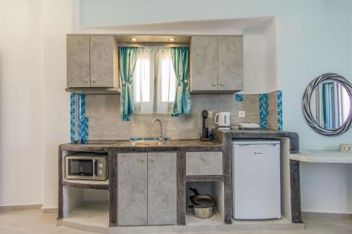 Instalaciones, N RENIERIS Apartments in Santorini