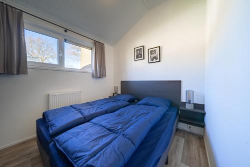 3 bedrooms, 6 beds