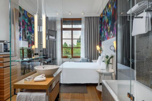 room detail thumbnail 0