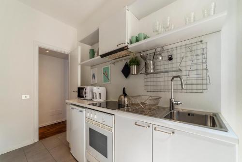 Fontana di Trevi Design Apartment, Rome (photo 4)
