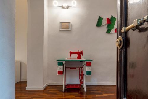 Fontana di Trevi Design Apartment - image 6