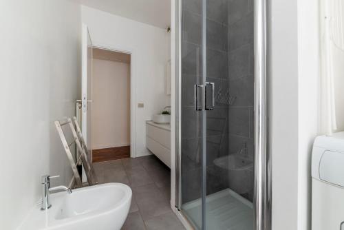 Fontana di Trevi Design Apartment - image 12