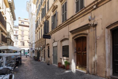 Fontana di Trevi Design Apartment - image 10