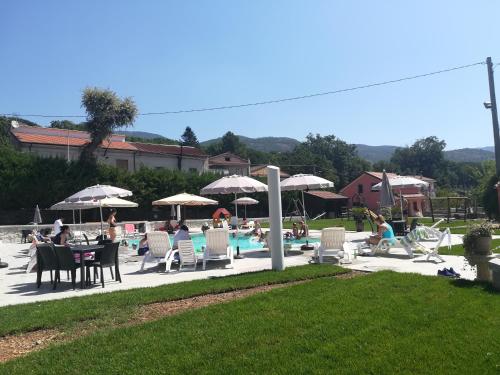 Басейн, Agriturismo La Palazza in Сала-Консіліна