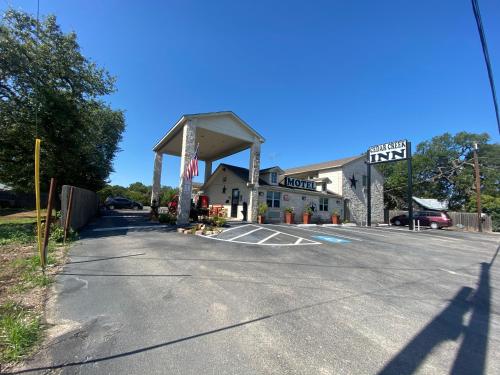 Cedar Creek Inn