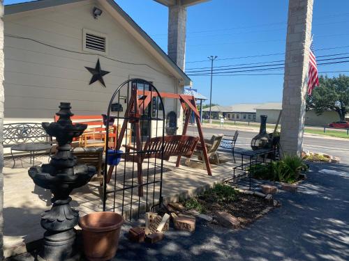 Cedar Creek Inn
