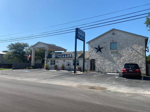 Cedar Creek Inn